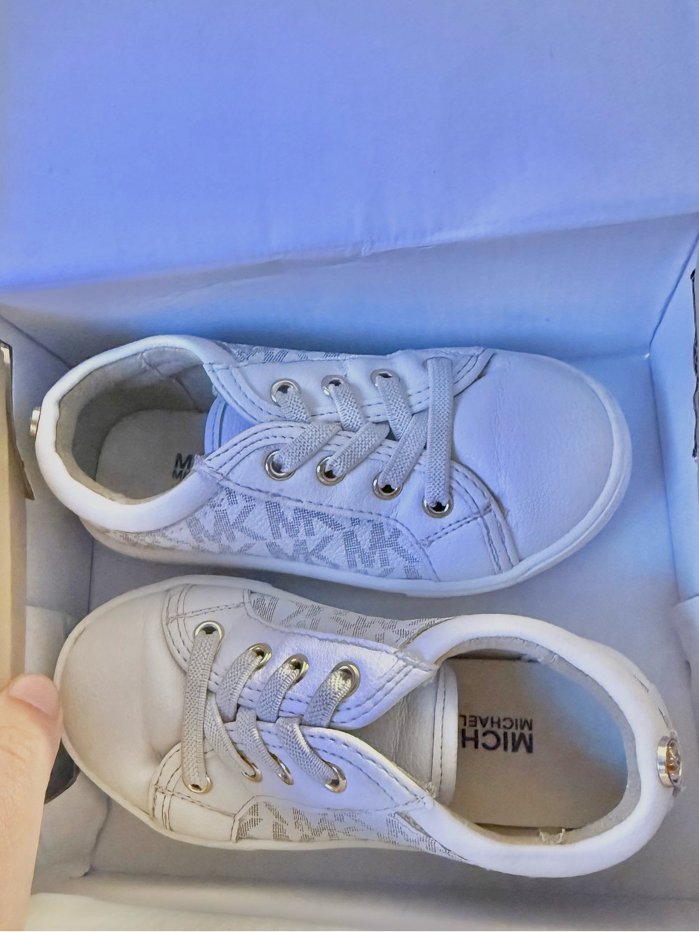 Michael Kors Ivy Rebecca baby girls Sneakers Size 7 Vanilla White MK Logo